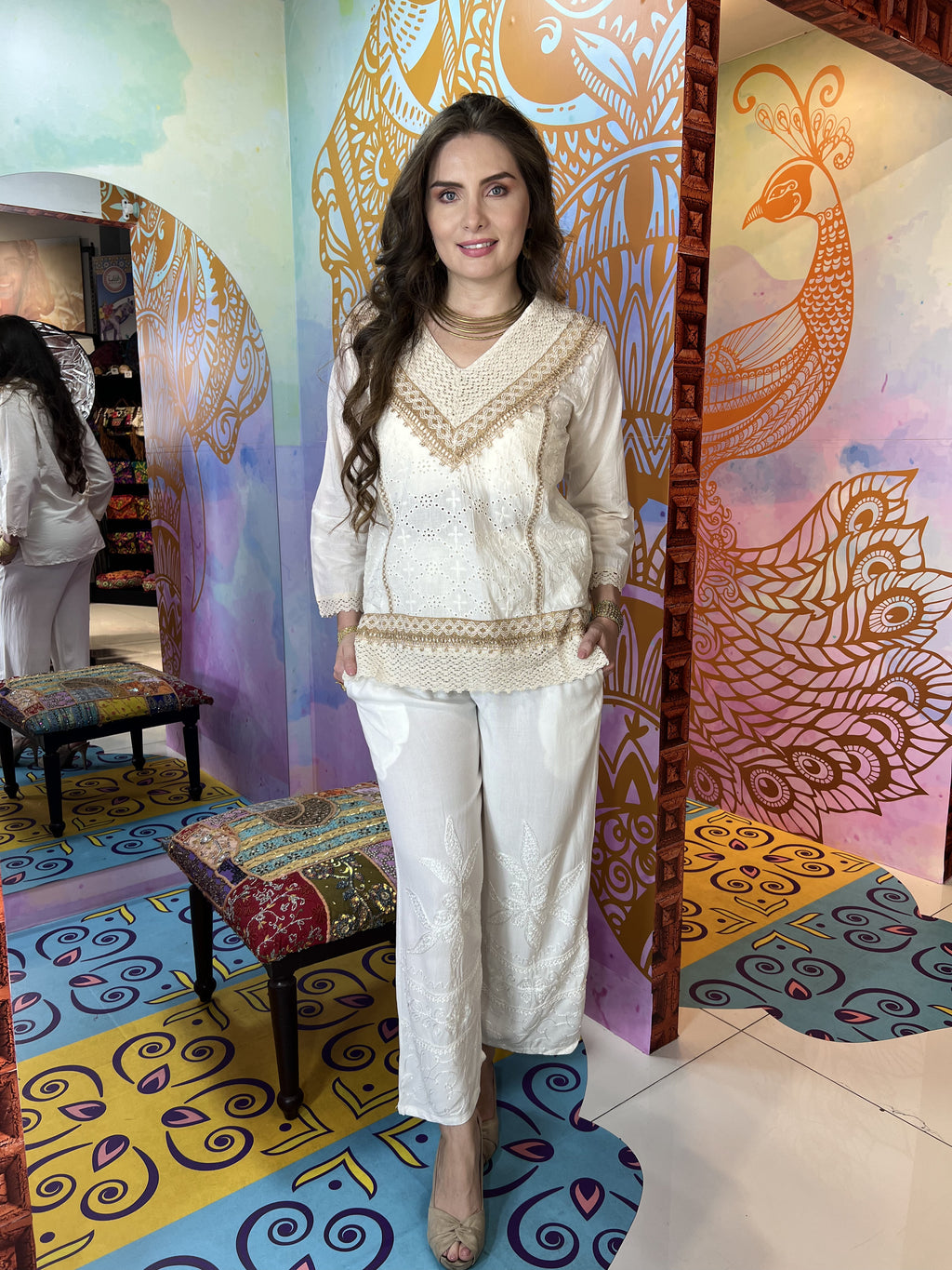 Kurta FARAH Raw Escote V Bordado